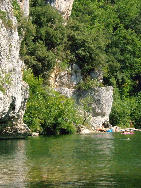 The wild Gorges de la Cèze, next to the Grotte
